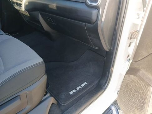 Used 2024 RAM 2500 Big Horn AWD/4WD image 34