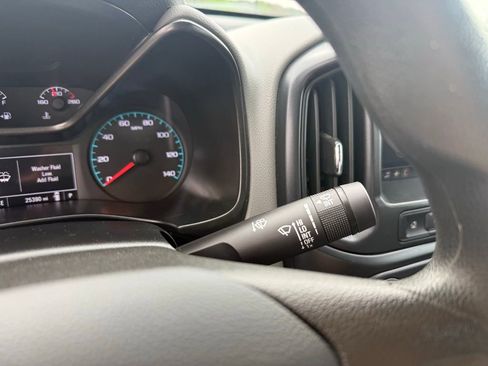 Used 2022 Chevrolet Colorado W/T RWD image 28