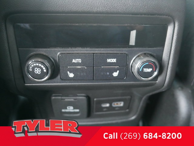 Used 2021 GMC Acadia SLT w/ Preferred Package FWD image 40