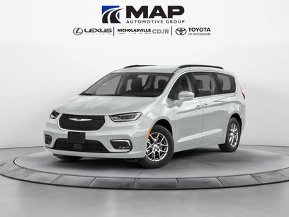 Used 2022 Chrysler Pacifica Touring-L