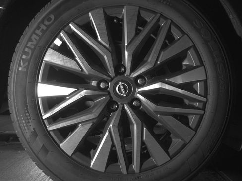 Used 2025 Nissan Altima 2.5 SV image 12