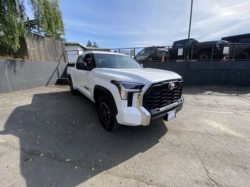 Used 2025 Toyota Tundra SR5 w/ TRD Off-Road Package AWD/4WD image 8