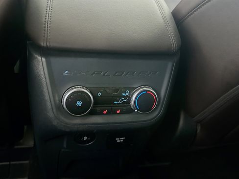 Used 2025 Ford Explorer Platinum w/ LUX Leather Package image 29
