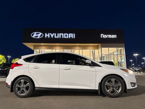 Used 2016 Ford Focus SE FWD image 18