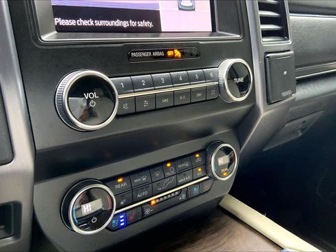 Used 2020 Ford Expedition Platinum image 35