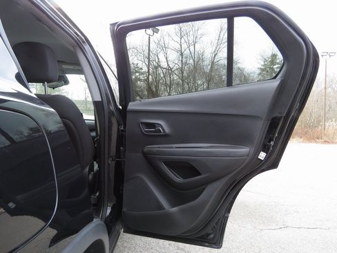 Used 2019 Chevrolet Trax LT image 15