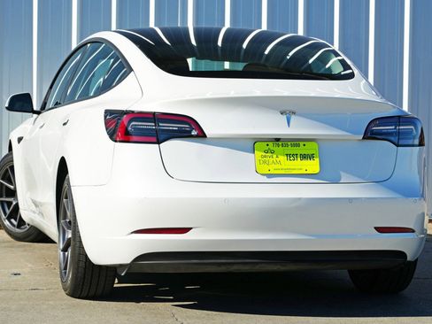 Used 2021 Tesla Model 3 Standard Range Plus image 6