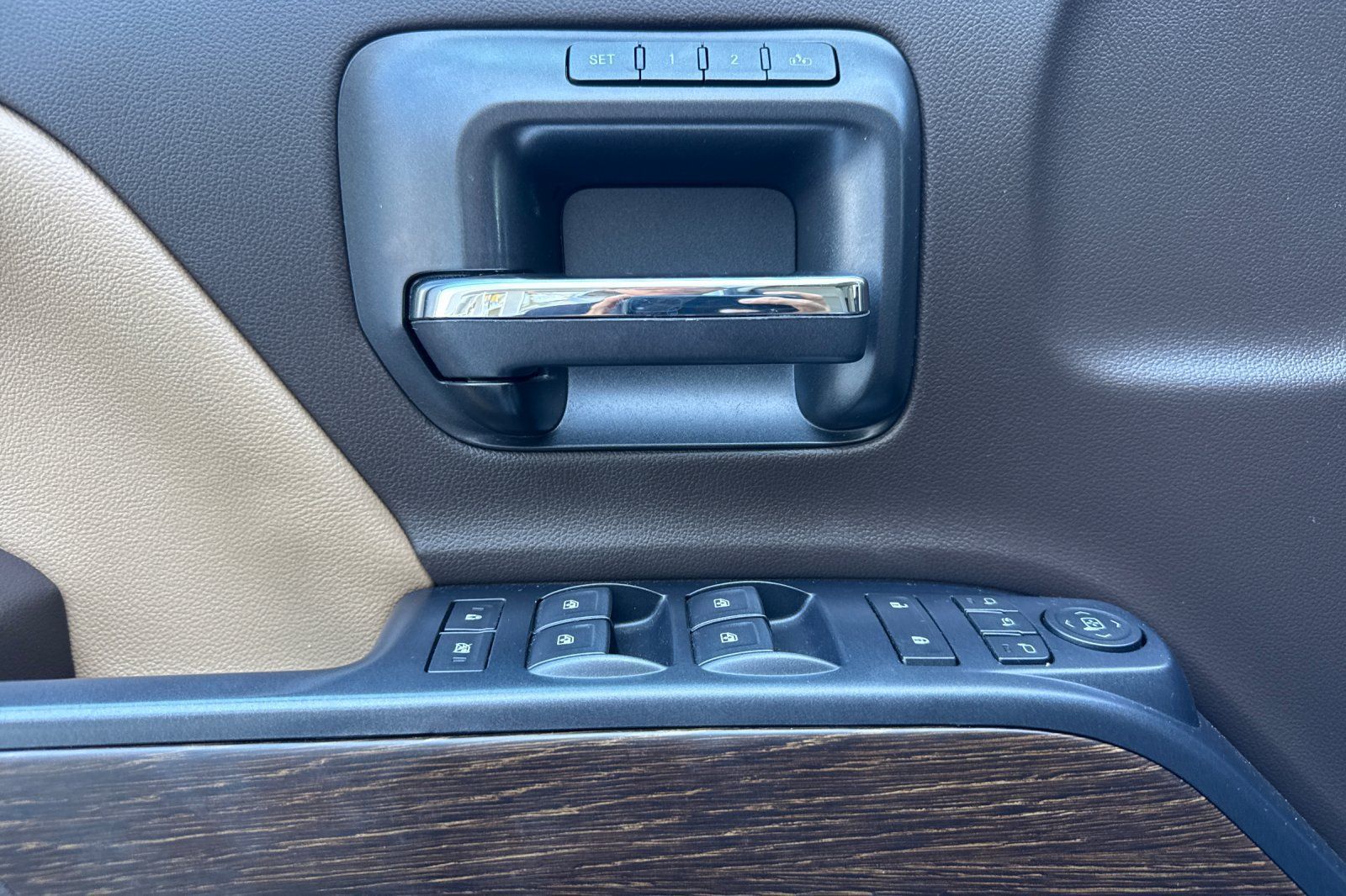 Used 2019 GMC Sierra 2500 Denali w/ Duramax Plus Package AWD/4WD image 10