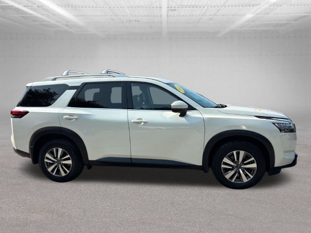Used 2022 Nissan Pathfinder SL w/ SL Black Package AWD/4WD image 8