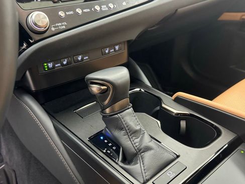 Used 2024 Lexus ES 350 w/ Premium Package FWD image 29