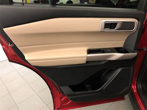 Used 2022 Ford Explorer XLT w/ Equipment Group 202A image 26