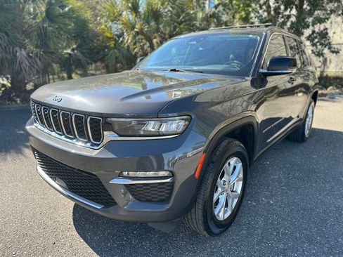 Used 2023 Jeep Grand Cherokee Limited AWD/4WD image 1
