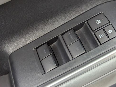 Used 2024 Toyota Highlander XLE image 24