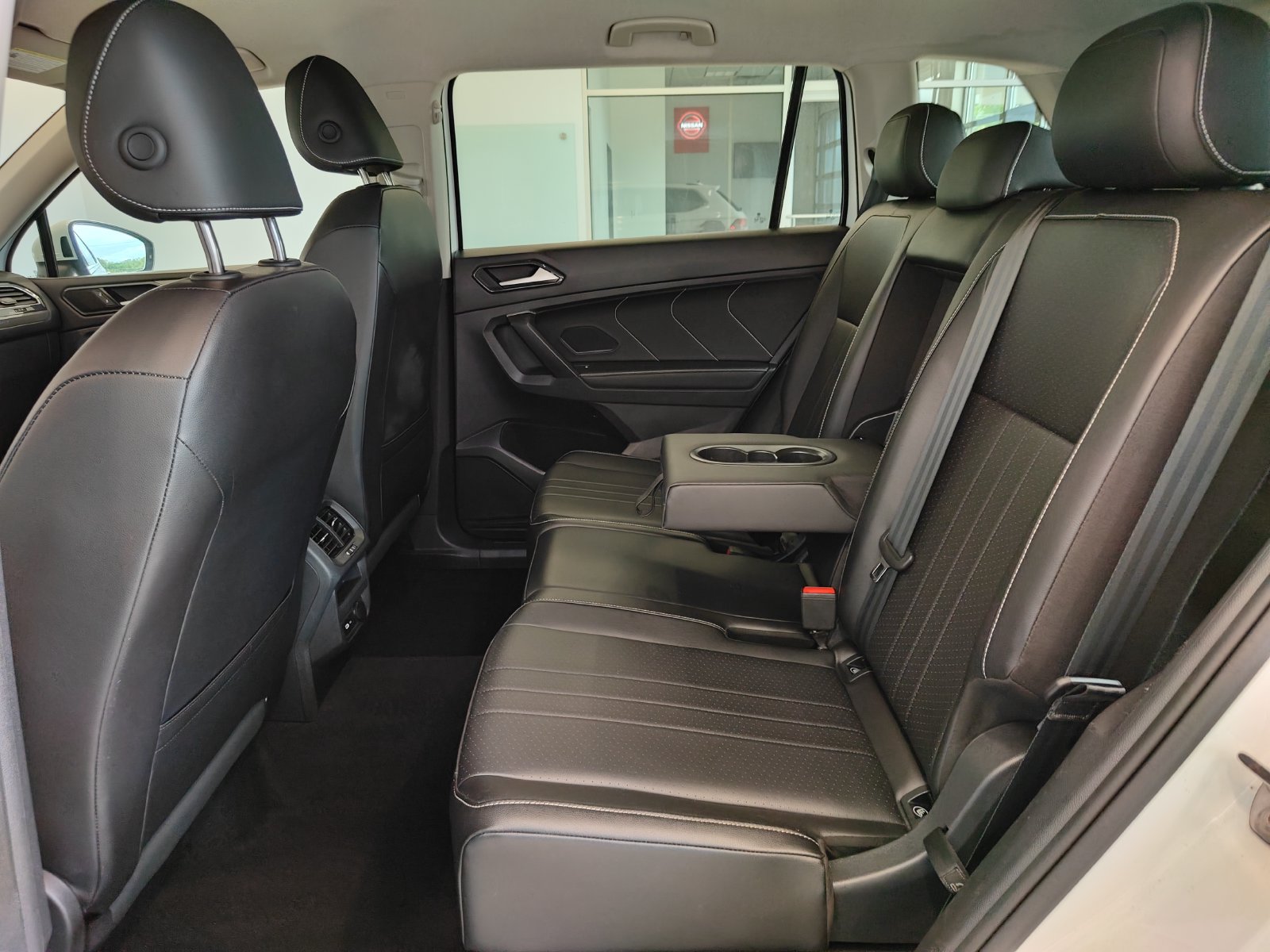 Used 2024 Volkswagen Tiguan SE AWD/4WD image 10