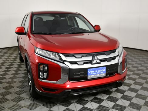 Used 2025 Mitsubishi Outlander Sport S image 3