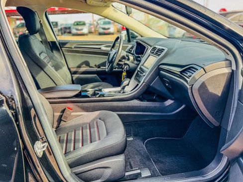 Used 2014 Ford Fusion SE FWD image 13