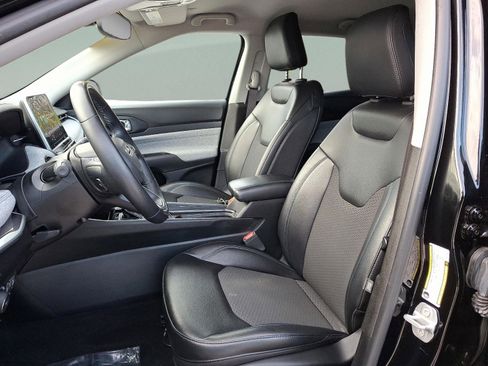 Certified 2022 Jeep Compass Latitude w/ Convenience Group image 13