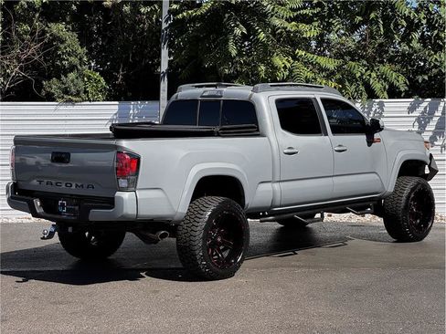 Used 2016 Toyota Tacoma TRD Off-Road w/ Towing Package AWD/4WD image 12