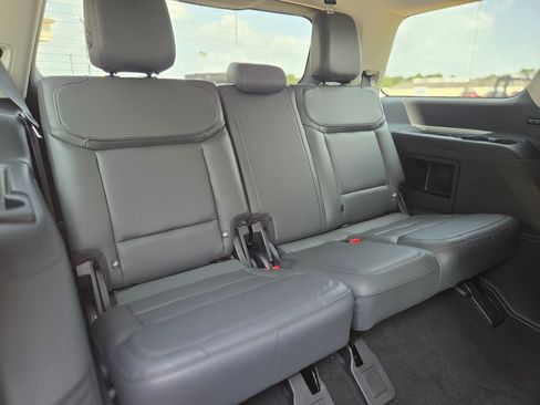 New 2026 Ford Expedition Active RWD image 13