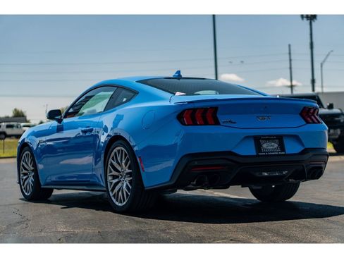 Used 2025 Ford Mustang GT Premium RWD image 3