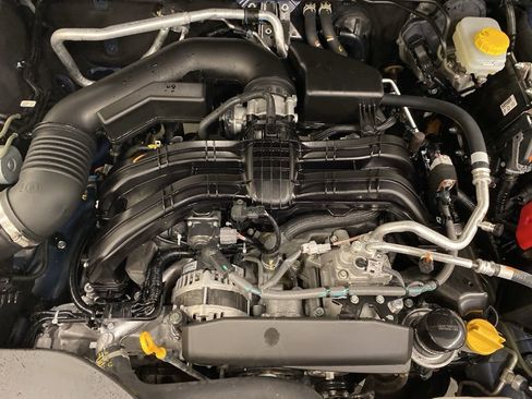 Used 2025 Subaru Outback Premium w/ Popular Package #1A image 4