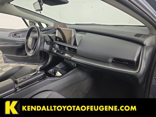 Used 2025 Toyota Prius LE FWD image 27