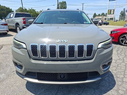 Used 2019 Jeep Cherokee Limited w/ Technology Group AWD/4WD image 2