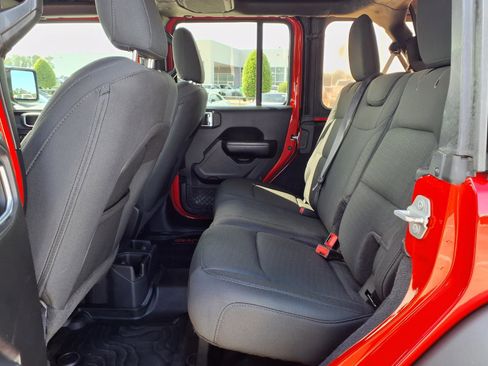 Used 2019 Jeep Wrangler Unlimited Sport S AWD/4WD image 9