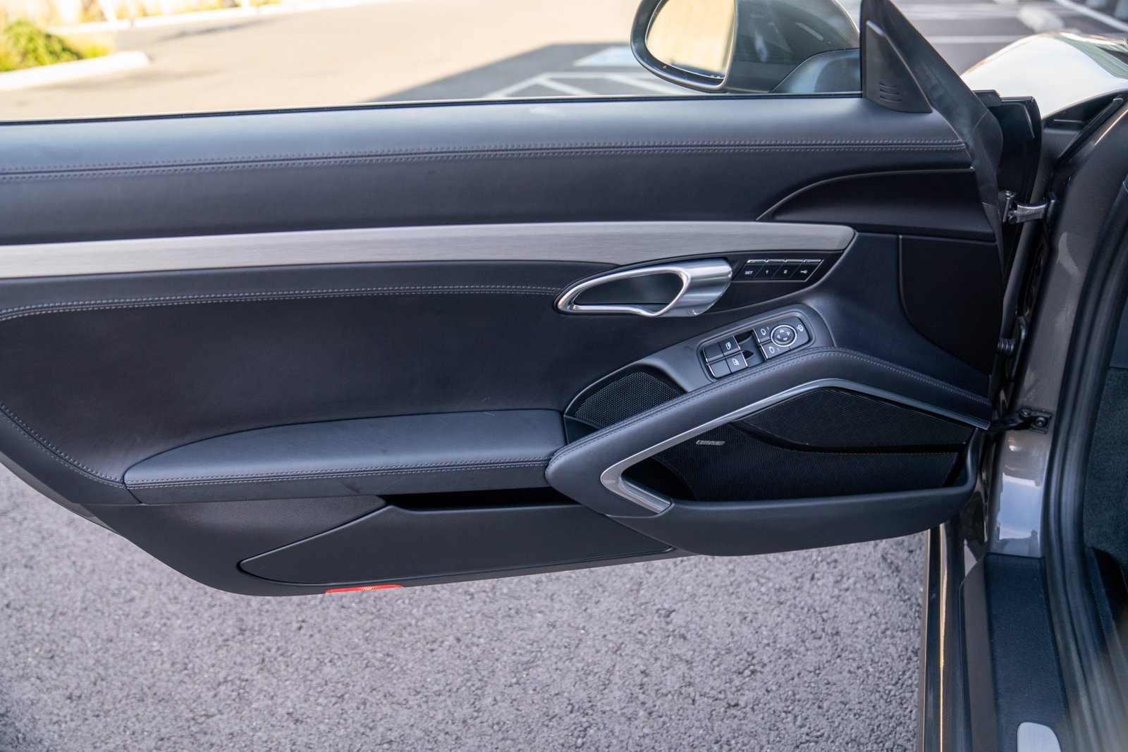 Certified 2018 Porsche 911 Carrera RWD image 10