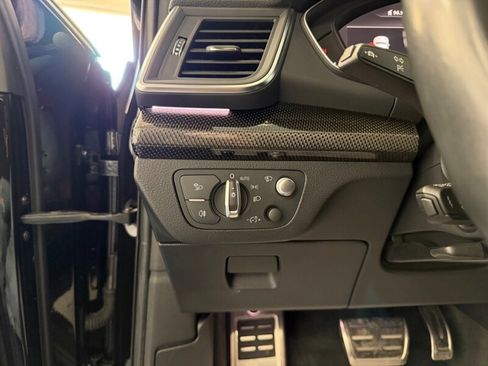 Used 2018 Audi SQ5 Prestige w/ Prestige Package image 23