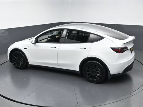 Used 2021 Tesla Model Y Long Range AWD/4WD image 41