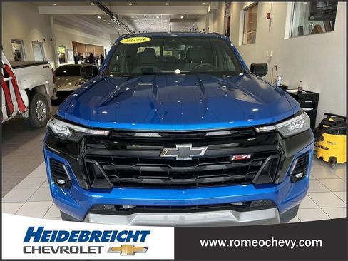 Used 2024 Chevrolet Colorado Z71 w/ Z71 Convenience Package 2 AWD/4WD image 36