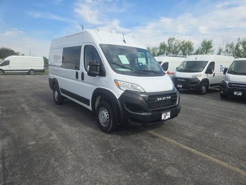 Used 2025 RAM ProMaster 3500 w/ Crew Van Package FWD image 2