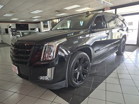Used 2016 Cadillac Escalade ESV Luxury image 1