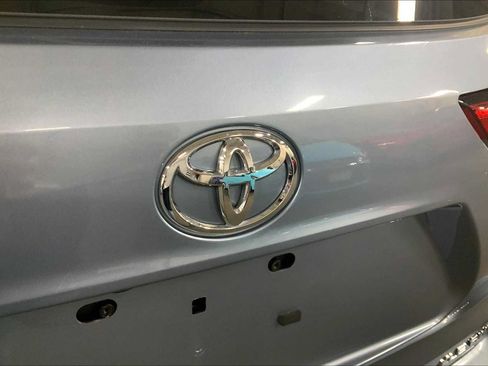 Used 2022 Toyota Highlander XLE AWD/4WD image 31