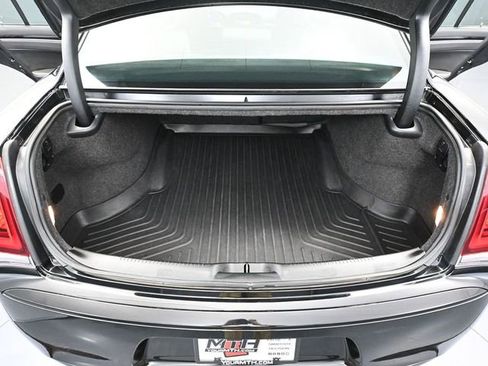 Used 2018 Chrysler 300 S image 38