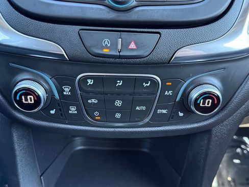 Used 2024 Chevrolet Equinox LT image 17