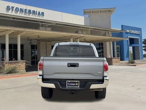 Used 2020 Toyota Tacoma TRD Off-Road AWD/4WD image 6