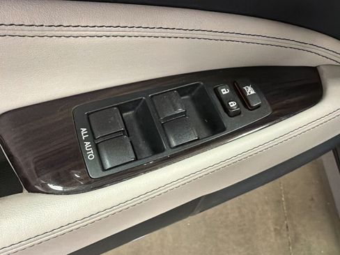 Used 2013 Lexus LS 460 w/ Comfort Pkg RWD image 13