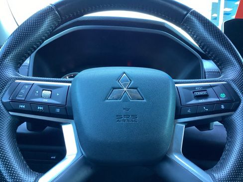 Used 2024 Mitsubishi Outlander SE Black Edition image 13