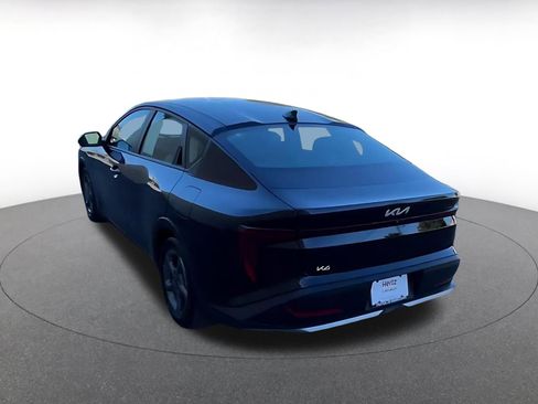 Used 2025 Kia K4 LXS image 11
