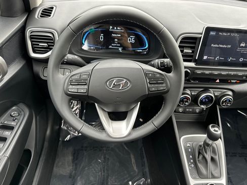 New 2025 Hyundai Venue SEL image 15