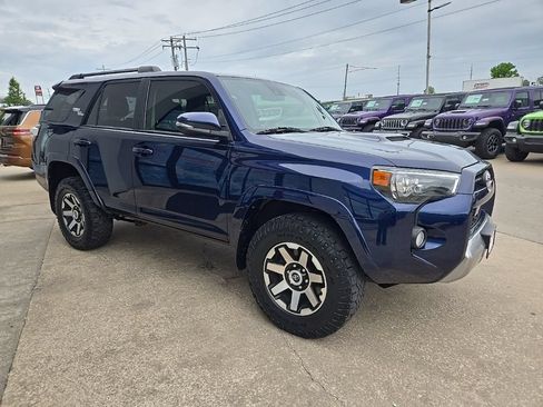 Used 2020 Toyota 4Runner TRD Off-Road Premium w/ Moonroof Package AWD/4WD image 15