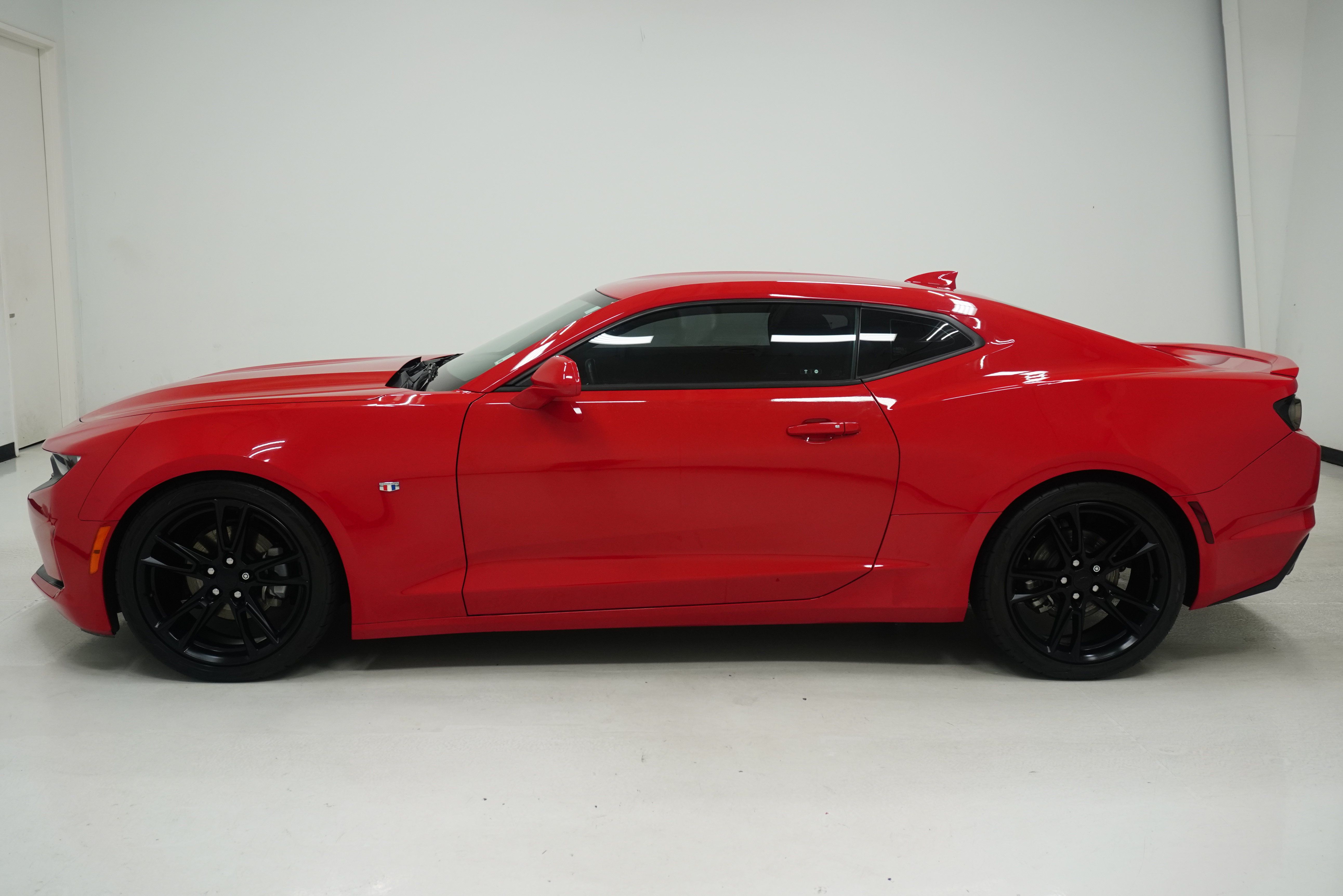 Used 2020 Chevrolet Camaro LT w/ RS Package RWD image 7
