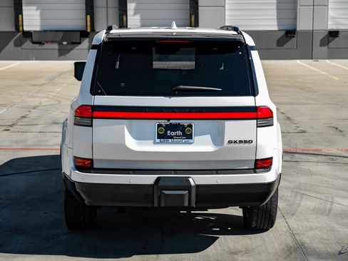 Used 2025 Lexus GX 550 image 11