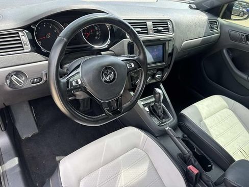 Used 2016 Volkswagen Jetta Sport FWD image 17