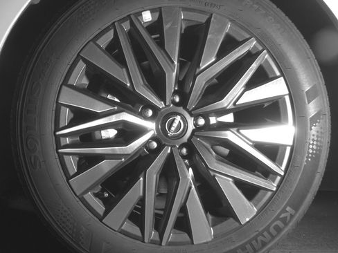 Used 2025 Nissan Altima 2.5 SV image 12