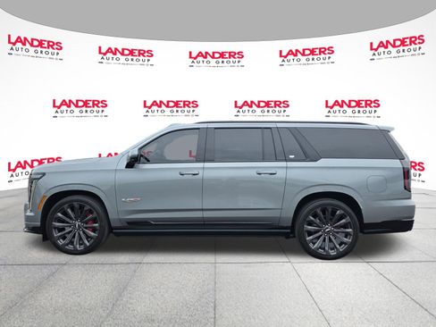Used 2026 Cadillac Escalade ESV V AWD/4WD image 6