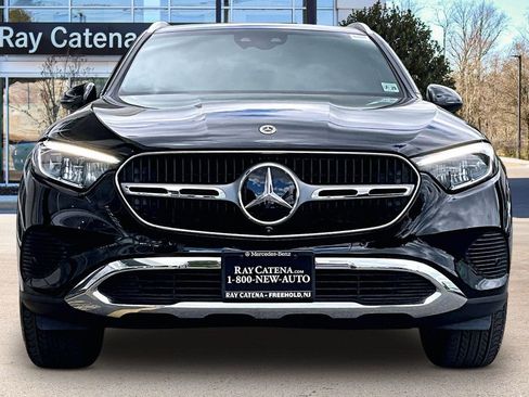 Used 2024 Mercedes-Benz GLC 300 4MATIC image 3