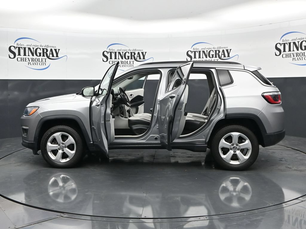 Used 2020 Jeep Compass Latitude w/ Popular Equipment Group AWD/4WD image 37